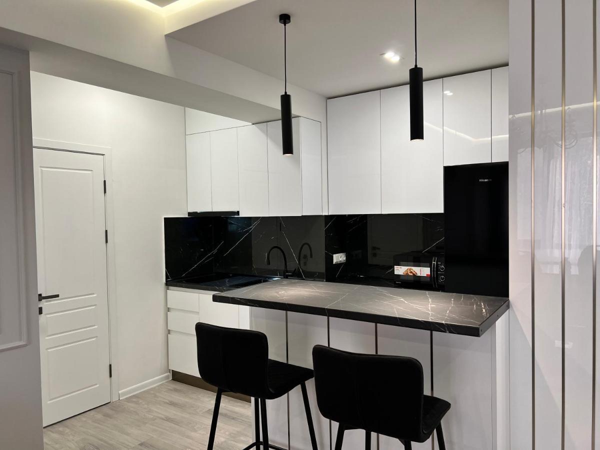 Cozy Apt 3 City Center Jerevan Exteriör bild